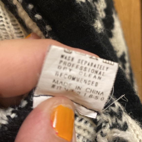 - Black and white open cardigan - Picture 7 of 7